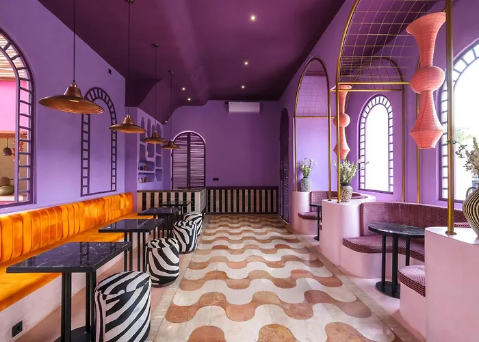 El Barrio Boutique Hotel & Bar